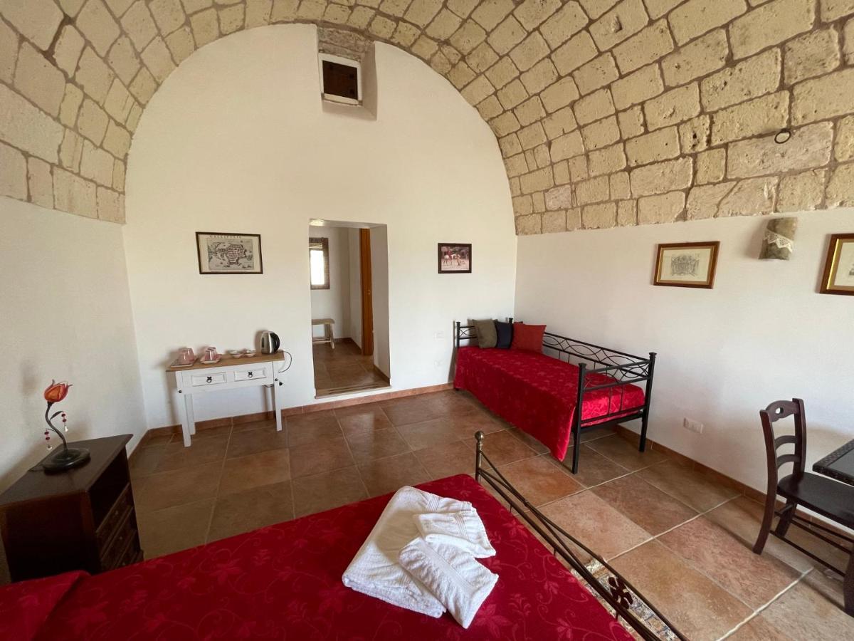 Agriturismo Masseria Saittole Carpignano Salentino Kültér fotó